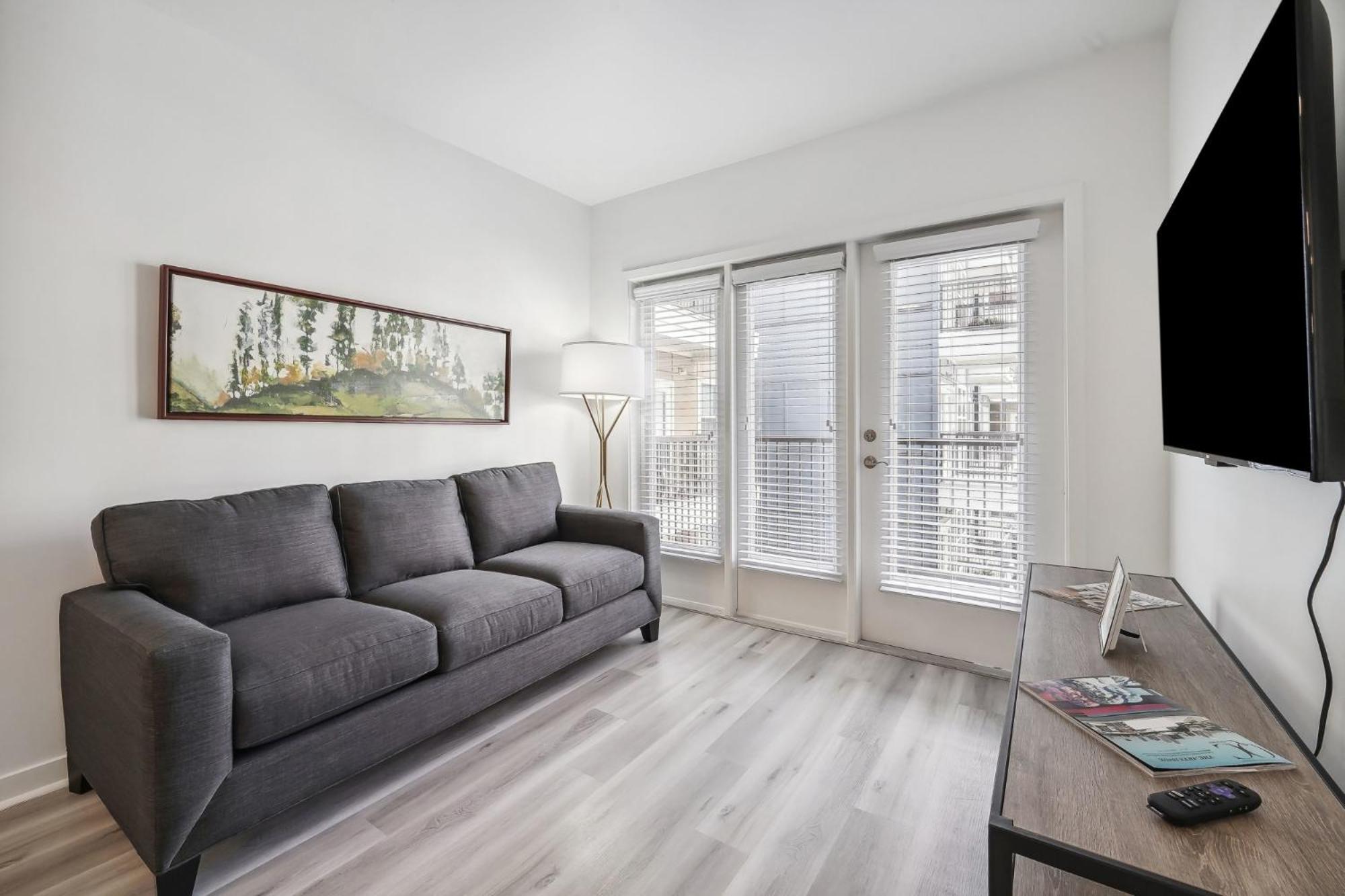Premium Apartments And Studios At Midtown 205 In 夏洛特 外观 照片