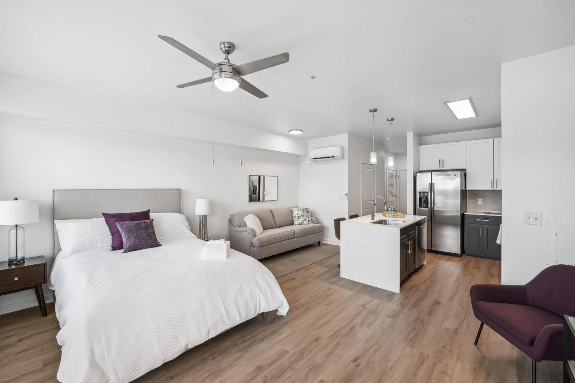 Premium Apartments And Studios At Midtown 205 In 夏洛特 外观 照片