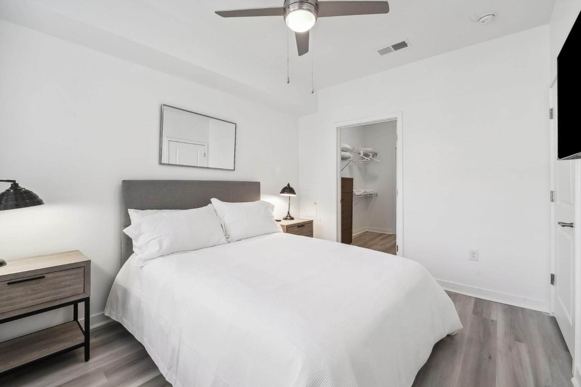 Premium Apartments And Studios At Midtown 205 In 夏洛特 外观 照片