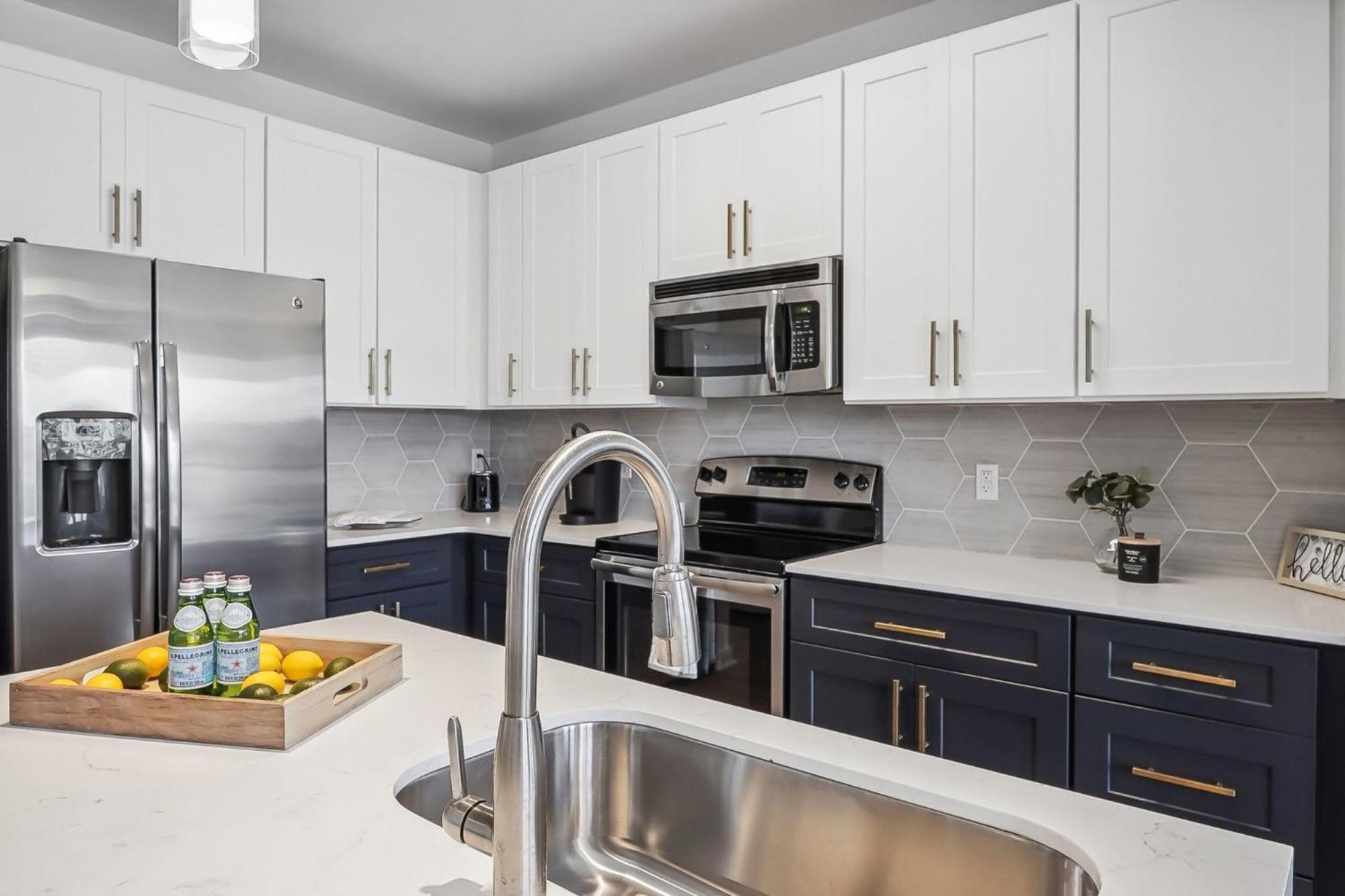 Premium Apartments And Studios At Midtown 205 In 夏洛特 外观 照片
