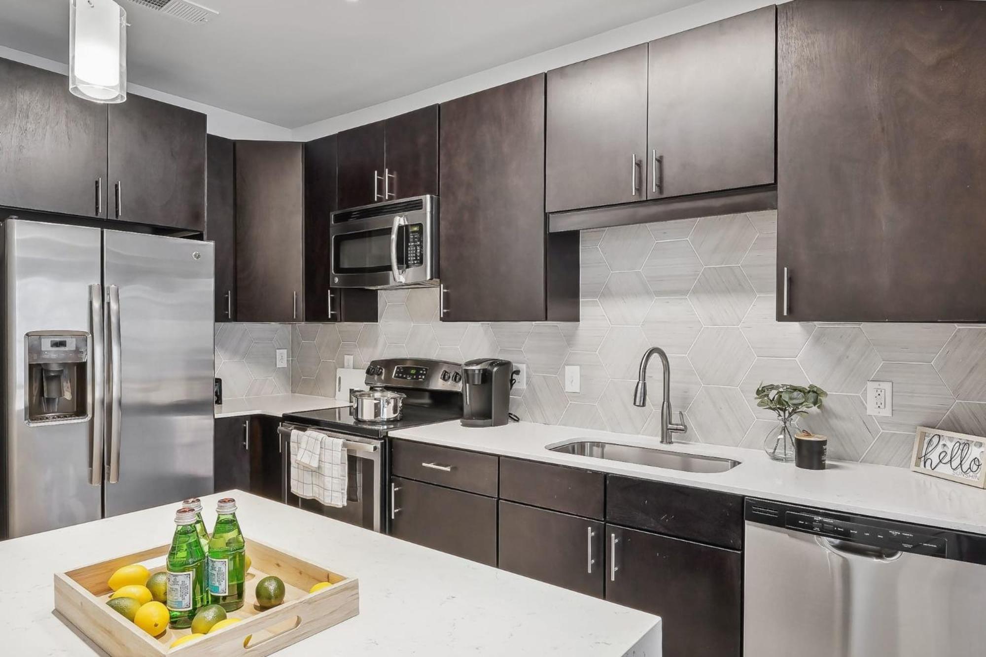 Premium Apartments And Studios At Midtown 205 In 夏洛特 外观 照片