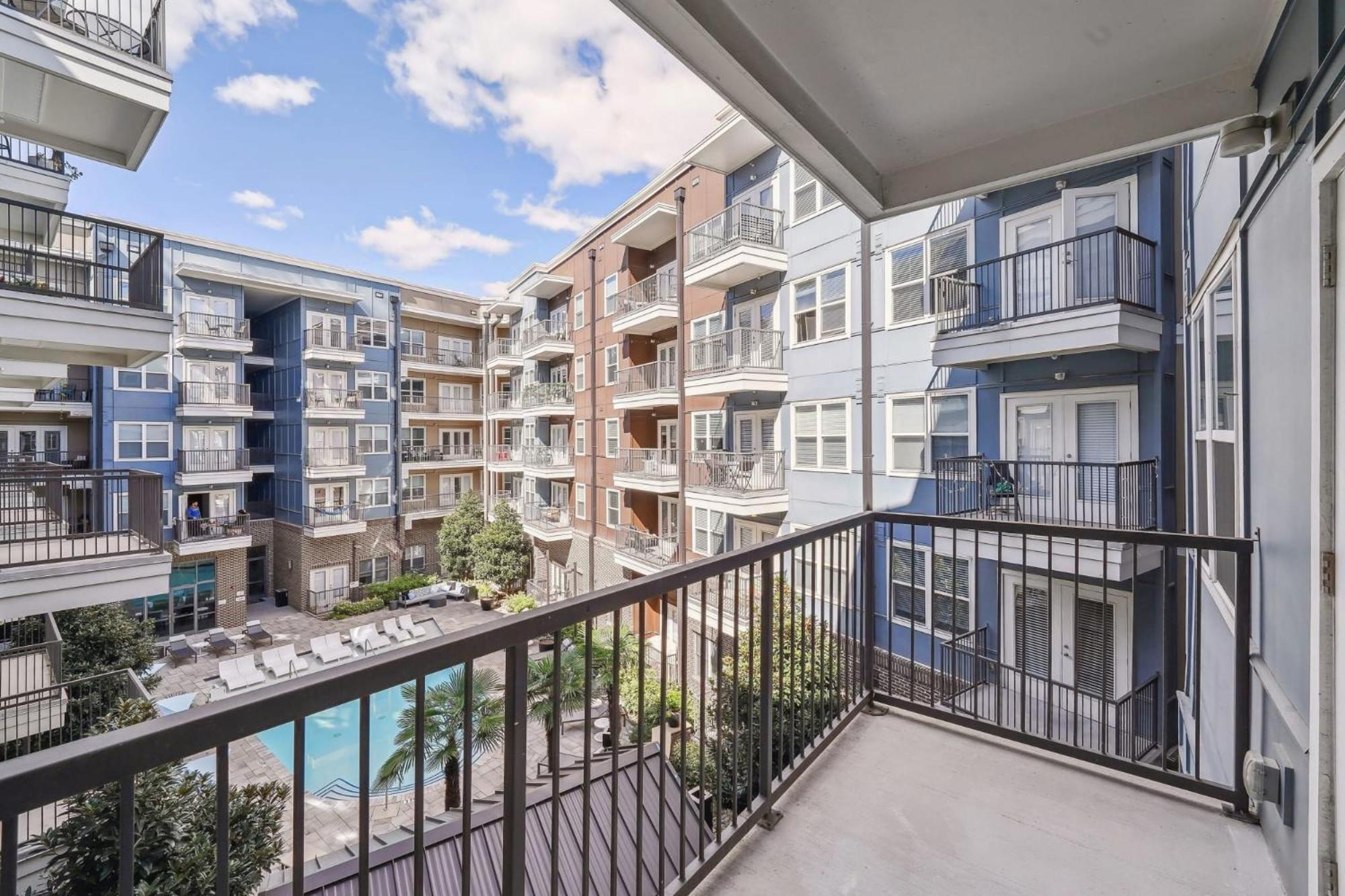 Premium Apartments And Studios At Midtown 205 In 夏洛特 外观 照片